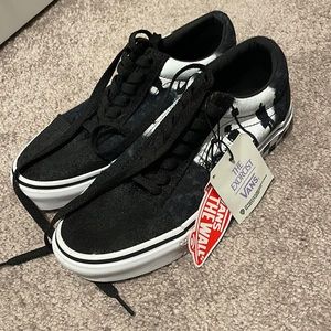 Vans X House of Terror The Exorcist Vans NWT SOLD OUT